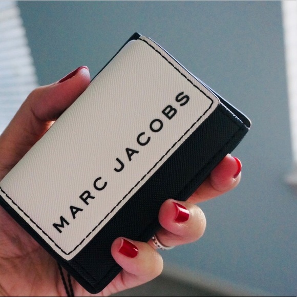 Marc Jacobs Handbags - SOLD🖤Marc Jacobs Mini Trifold Wallet🖤